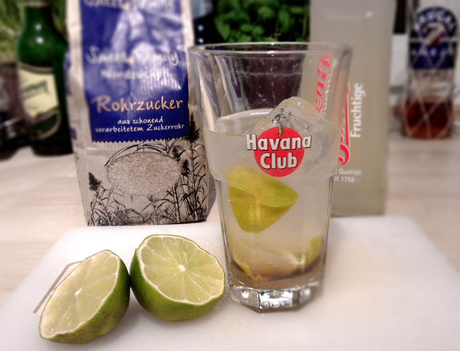 Caipirinha light Rezept mit Saurer Apfel der perfekte Sommer-Cocktail